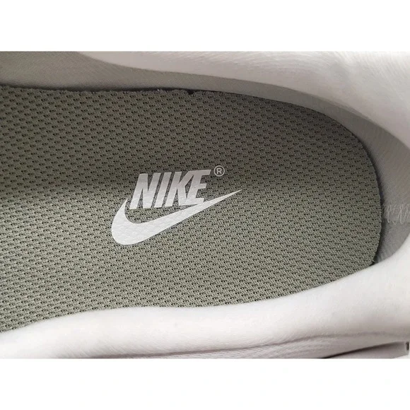 Nike Defy All Day Gore-Tex Women's Sneakers Walking Shoes Light Orewood Brown - Picture 9 of 11